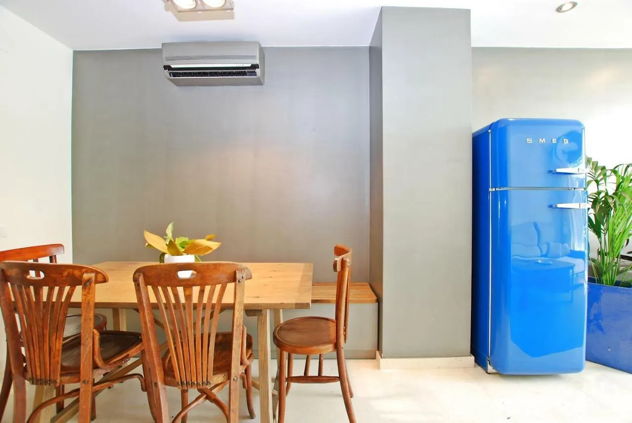 Blue Fridge Apartmen - Blue Fridge Apartmen - Ideal For Couples, Near Beach And Well Connected Vilassar De Mar
