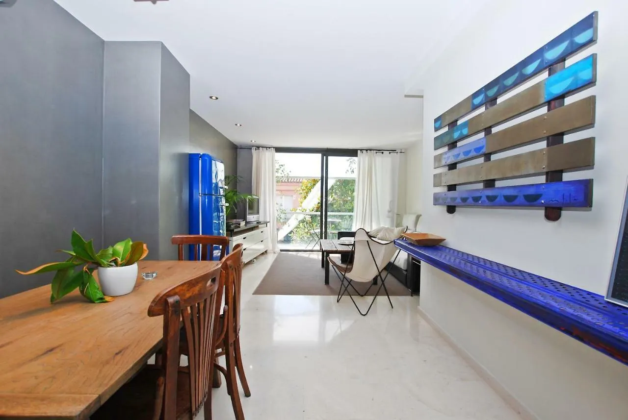 Blue Fridge Apartmen - Blue Fridge Apartmen - Ideal For Couples, Near Beach And Well Connected Vilassar De Mar